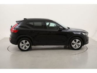 xc40 t2 momentum core 1.5 benzina 129cv