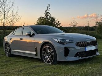 kia stinger gt 3.3 t-gdi v6 awd *glasdach*