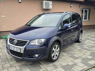 volkswagen touran cross2.0 pd tdi dpf 7-személyes/ülésfűtés/panorámatető/radar/navi/kihangosító/tempomat/vonóhorog