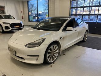 tesla model 3 long range ** vetokoukku / 2.om suomi-auto / ilp / premium audio / 2x vanteet / lisämittaristo / soh 89.5% **