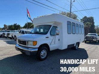 2004 ford e350 shuttle bus with handicap lift only 30,000 miles