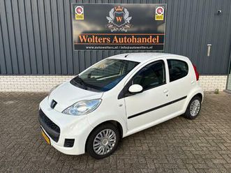 PEUGEOT 107 peugeot-107-1-0-12v-xr-ac