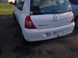 vend clio 2 commercial