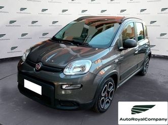 fiat panda 1.0 firefly s&s hybrid city cross del 2021 usata a roma