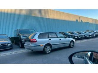 ② volvo v40* 1.9diesel* 2003*150,000km*cuir *a/c*75kw — volvo — 2ememain