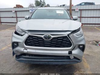 toyota highlander le* ambient* smartkey* lane assist* м.точка*