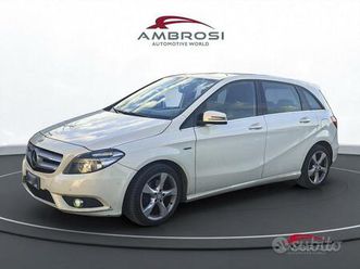 mercedes-benz b 180 180 d automatic premium - pe