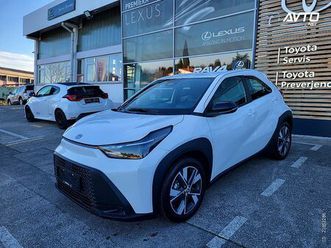 toyota aygo x 1.5 hev x-play alloy