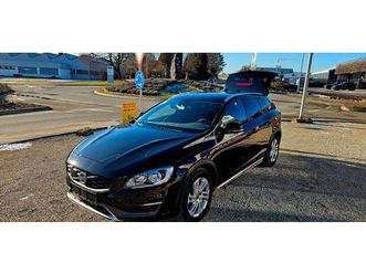 volvo v60 cross country momentum/tüv 10/2027