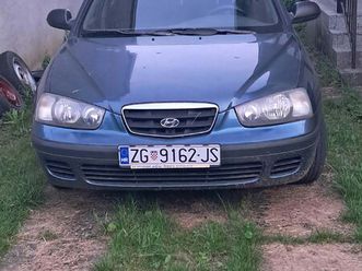 hyundai elantra 1.6 900 eu prodajem reg. 1 god.