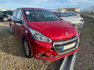 208 1.6 bluehdi 75 style / ed731