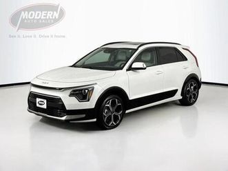 used 2023 kia niro touring