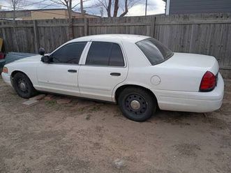 2006 ford crown victoria police interceptor 2800$