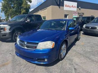 2012 dodge avenger sxt with a roof!