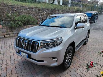 tojota land cruiser prado lounge