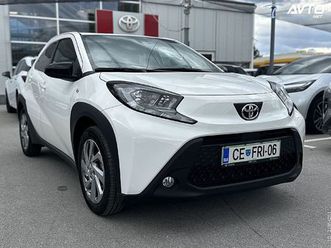 toyota aygo x 1.0 x-play alloy cvt -testno