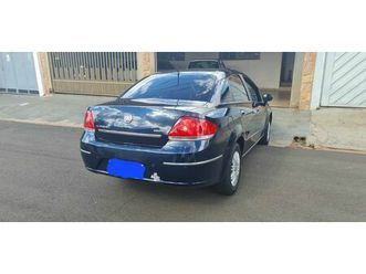 fiat linea essence 1.8 flex 16v 4p 2013