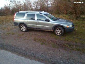 véhicule volvo xc70 awd crosscountry