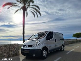 van renault trafic 2 2.5l dci 150 aménagé modulable