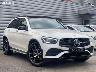mercedes glc 300 d 245ch amg line 4matic 9g-tronic - ja 20 / toit ouvrant pano / pack premium / sport black / burmester / caméra 360