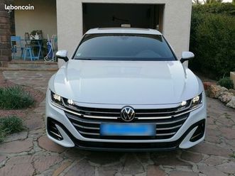 vw arteon shooting brake 2.0 tdi evo 150 dsg 7 r-line break blanc 8 cv 5 portes première mise en circulation le 18/03/2023 garantie vw jusqu’au 03/2028 full opt