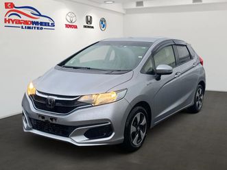 honda fit 2018 hybrid - 95k km only