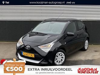 toyota aygo - 1.0 vvt-i x-play limited nl-auto, boekjes compleet navigatie apple carplay/android auto, a