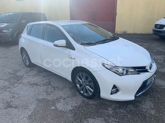 toyota auris 1.8 hibrido advance