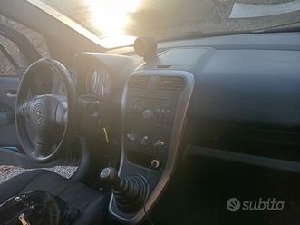 autovettura opel utilitario