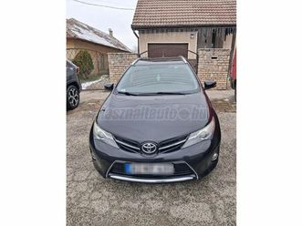 toyota-auris-touring-sports-1-33-live