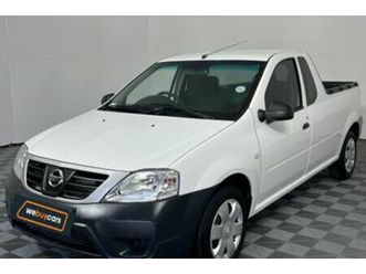 2022 nissan np200 1.6 a/c safety pack