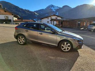 v40 cross country d2