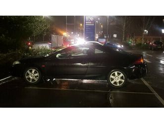 2001 ford cougar noir manuel, 4 vitesses conduite à droit...