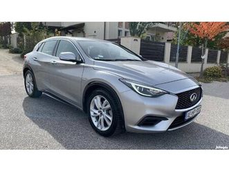 infiniti qx30 2.0t premium m. o-i. 2.tul. végig...