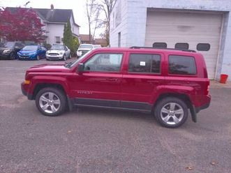 2014 jeep patriot 4x4 super clean and sporty low miles 108k