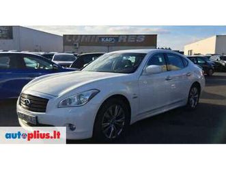 infiniti-m35-3-5-l-saloon-sedan