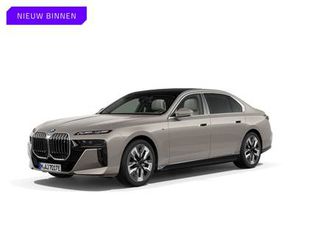 bmw-i7-xdrive60-m-sport-theatre-screen-executive-drive-pro-trekhaak-full-option