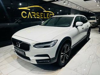 d4 awd momentum skinnstolar drag b-kamera carplay voc