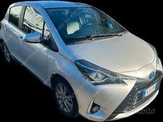 toyota yaris 1.5 hybrid 5 porte active 2017