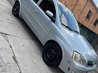 hat. premium 1.4 8v econoflex 5p