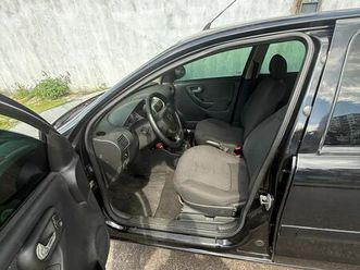 sed. premium 1.4 8v econoflex 4p