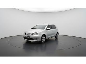 toyota etios xs hatchback 2014