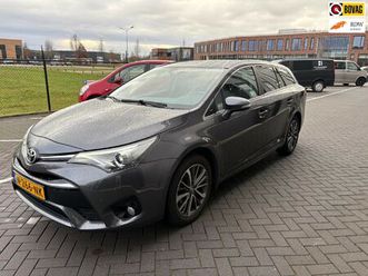 toyota-avensis-touring-sports-1-8-vvt-i-business-pro