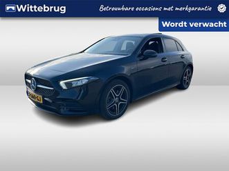 mercedes-benz a-klasse - 250 e amg line / pano / navigatie / app connect / camera / parkeersensoren v+a / stoelverw