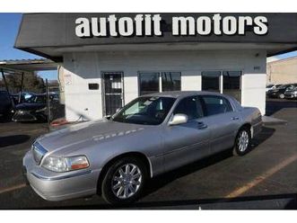 2010 lincoln town car signature limited