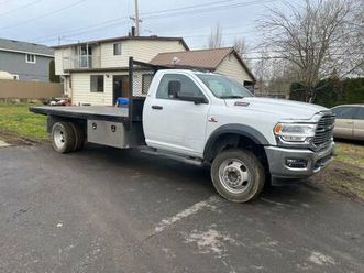 2022 ram 5500 4x4 flat bed 40k miles