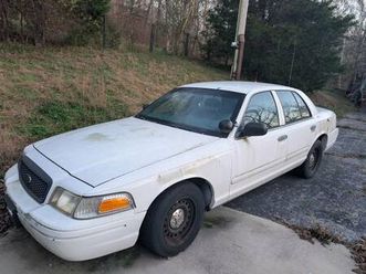 2001 ford crown victoria with police interceptor package
