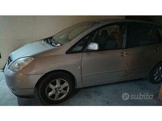 toyota corolla verso 2.0 td