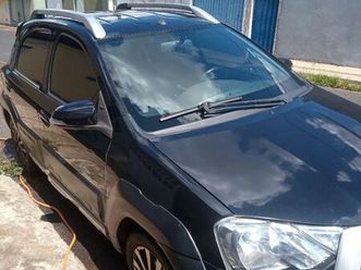 toyota etios cross 1.5 flex 16v 5p mec. 2014
