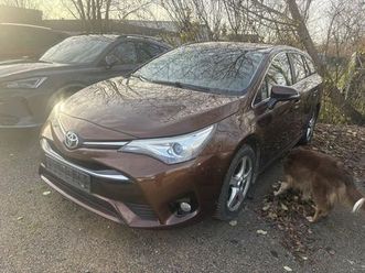 toyota avensis touring sports business edition